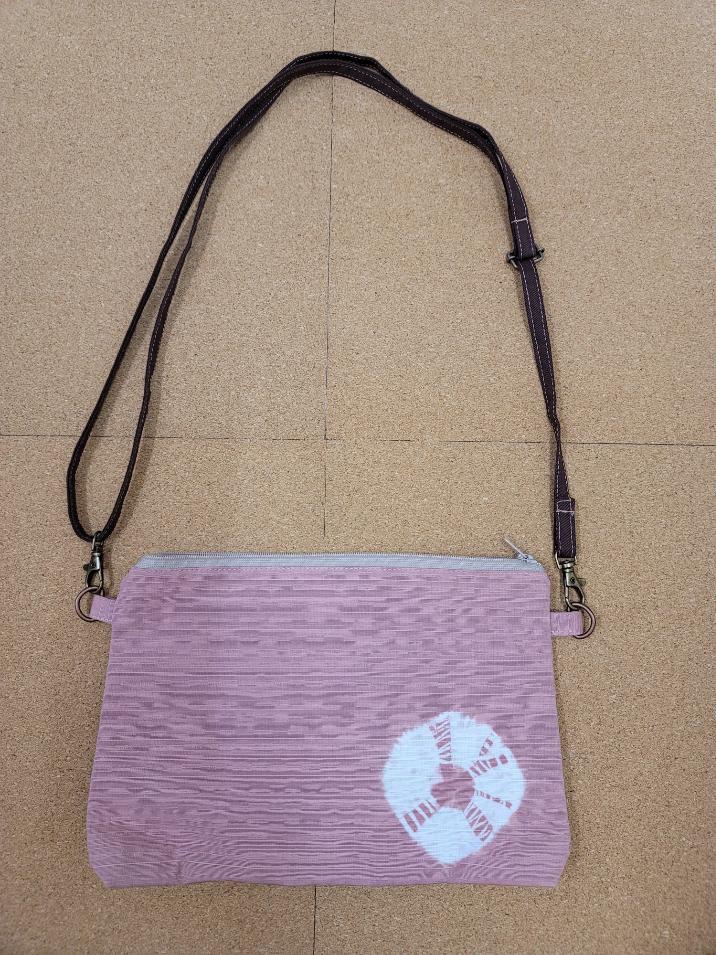 サコッシュ　ピンク